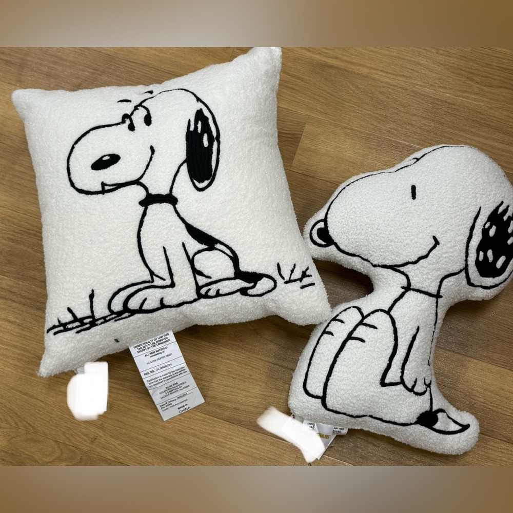 peanuts snoopy sherpa pillows set of 2